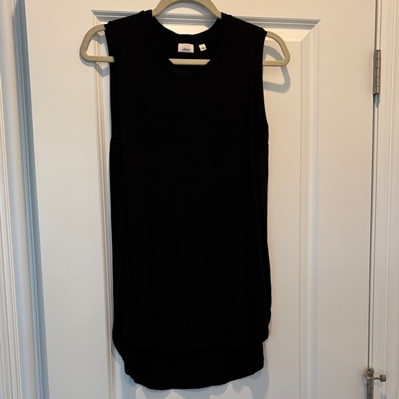 Wilfred Tops - Wilfred Classic Black Tank Top